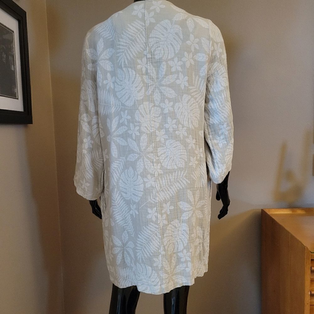Tahari coat - Picture 2 of 7